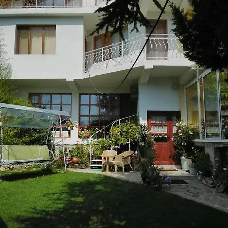Вила Карина Varna