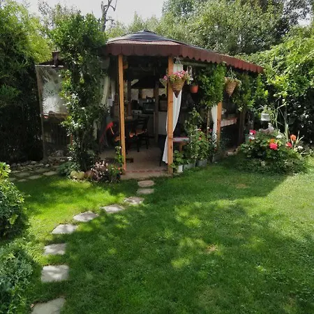 Casa de hóspedes Вила Карина *